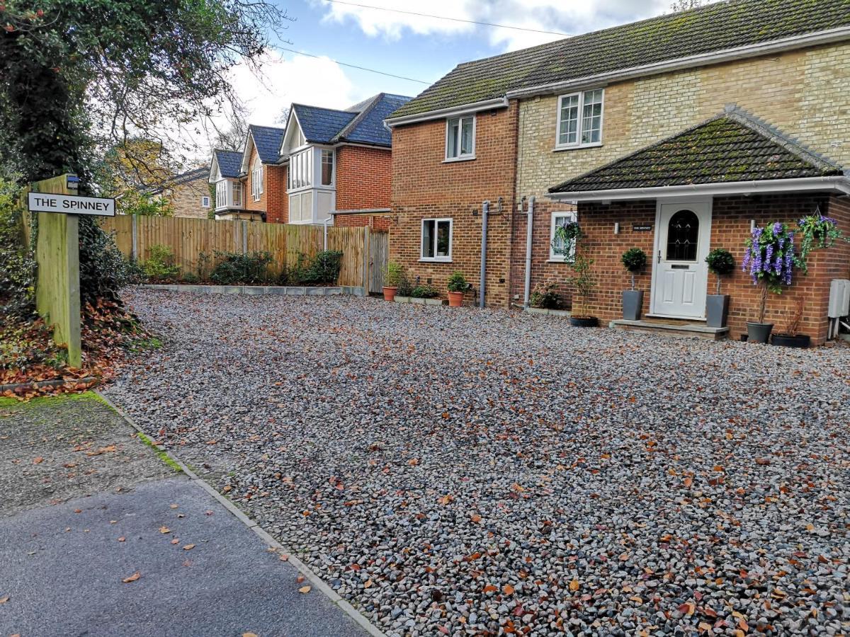 The Spinney Bracknell Exterior photo